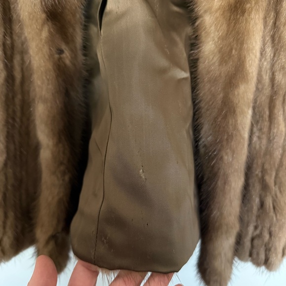 Beautiful Vintage Real Fur Brown Fur Coat - Picture 4 of 8
